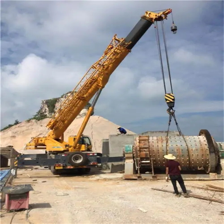 自流井吊车的运输费用是否包含在租赁费用中